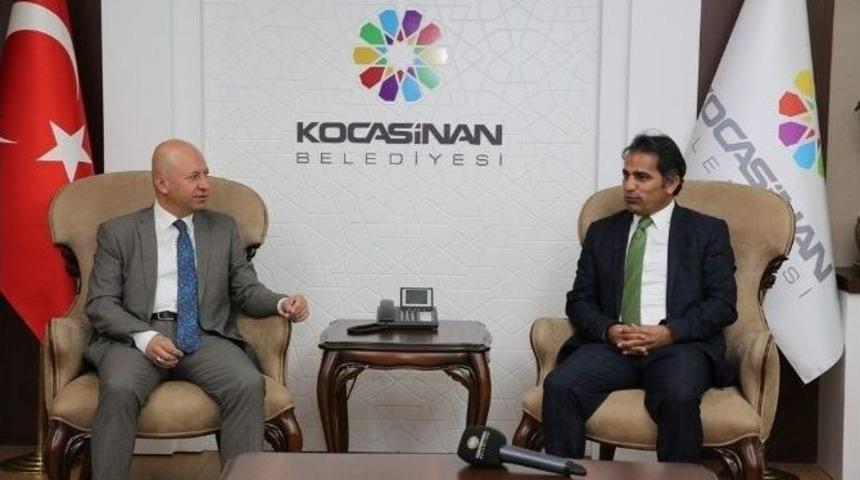 Başkan Çolakbayrakdar, "basın Çalışanları Halkın Sesidir"