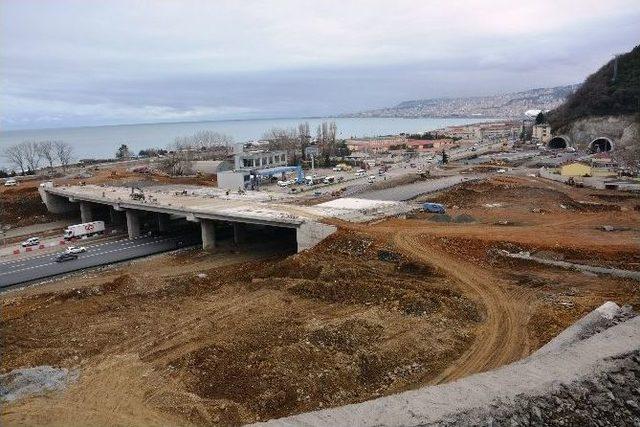 Trabzon’da Trafik Yoğunluğuna Neden Olan Yonca Kavşak İnşaatı Şekilleniyor