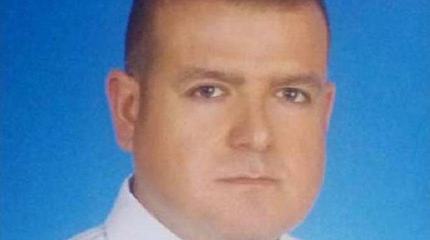 Fet&ouml;'den A&ccedil;ığa Alınınca Intihar Eden Polis Toprağa Verildi