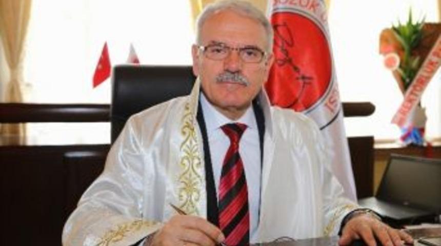 Rekt&ouml;r Karacabey, 10 Ocak &Ccedil;alışan Gazeteciler G&uuml;n&uuml;&rsquo;n&uuml; Kutladı