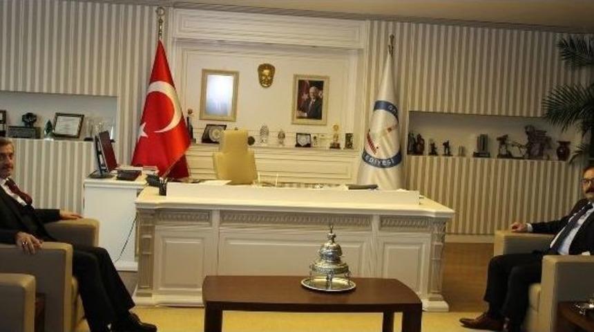 Rektör Gür’den İade-i Ziyaretler