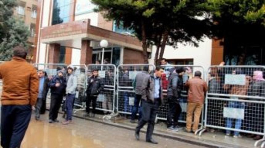 Suriyelilerin İkametgah İzdihamı