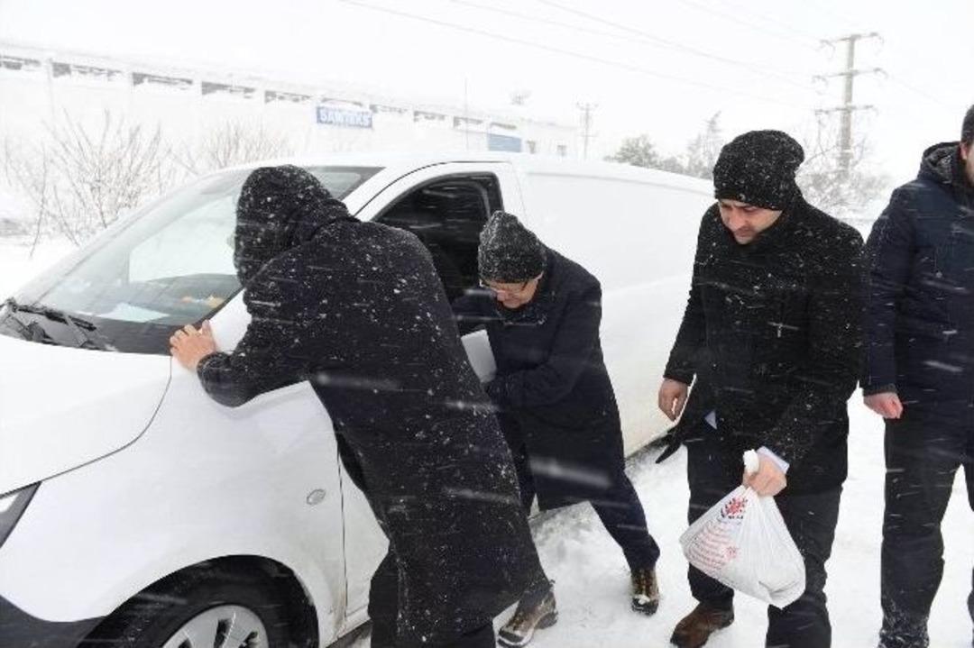 Bursa Bandırma-bandırma Susurluk Yolu Yoğun Karda Kapandı