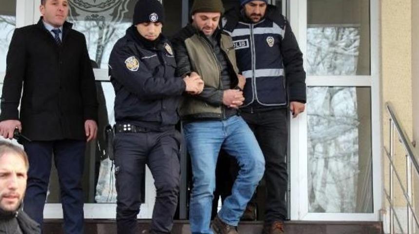 Belediye Başkanını Tehdit Ettiği Iddia Edilen 3 Kişi Adliyeye Sevk Edildi