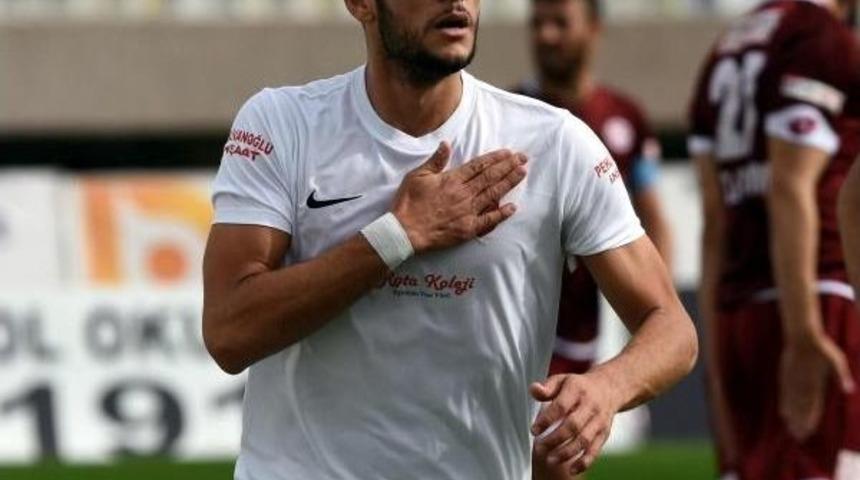 Karşıyakalı Mustafa Ve Abd&uuml;lhamit'e Kanca