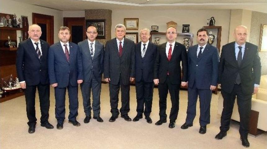 Başkan Karaosmanoğlu, Siyasi Parti İl Başkanlarını Ağırladı