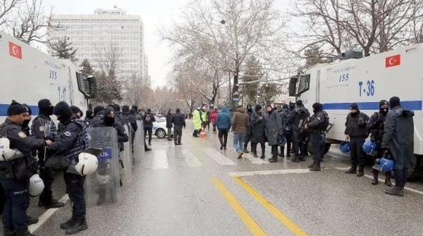Meclis &Ccedil;evresinde 'anayasa Değişikliği' &Ouml;nlemleri (3)