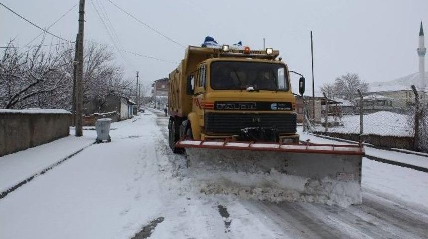 Sungurlu Belediyesi&rsquo;nden Kar Mesaisi