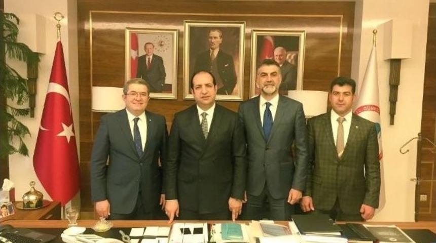 Van&rsquo;a Modern Laboratuvar M&uuml;jdesi