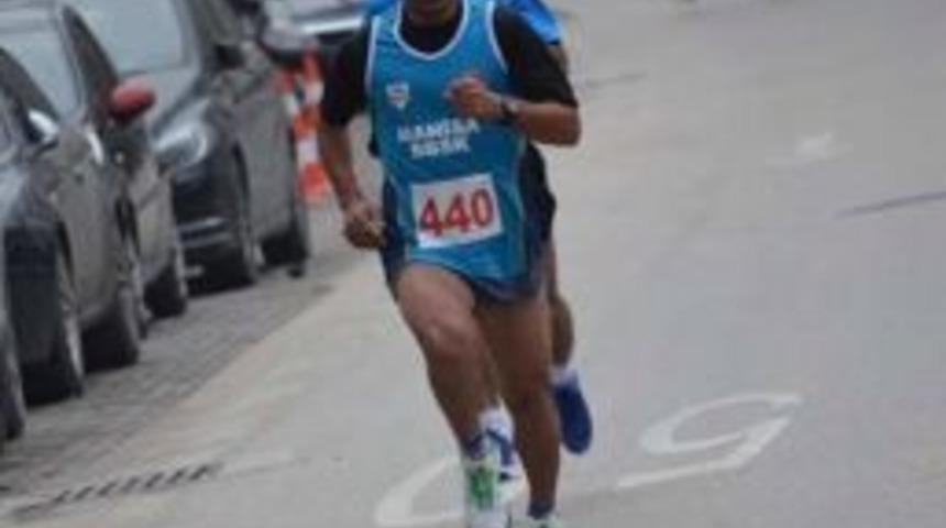 Ahmet Bayram Yaş Kategorisinde Birinci Oldu