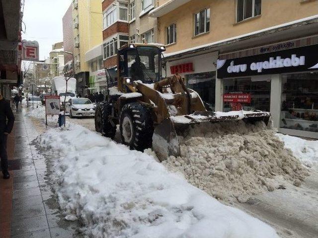 Biga Belediyesi Karla Mücadele Çalışmalarını Sürdürüyor