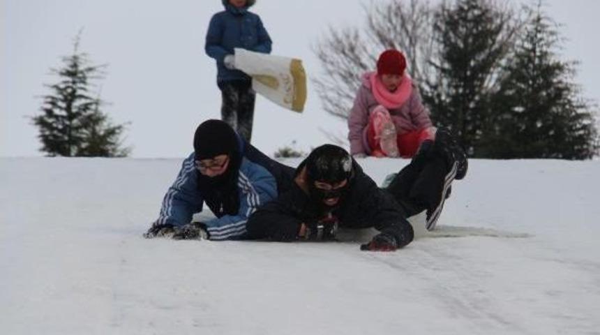 Tunca Nehri Buz Tuttu, Karın Keyfini &Ccedil;ocuklar &Ccedil;ıkardı