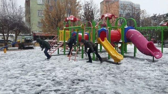 Adıyaman’a Yılın İlk Karı Düştü 1