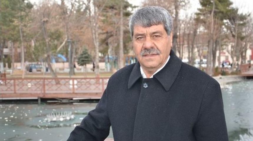 "ben Anadolu&rsquo;yum" Şiiriyle G&ouml;n&uuml;llere Taht Kuran Hacı G&uuml;rhan&rsquo;dan Fethi Sekin&rsquo;e G&ouml;zyaşı