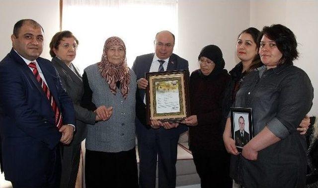 Şehit Annesine &lsquo;şehitlik Beratı&rdquo; 3