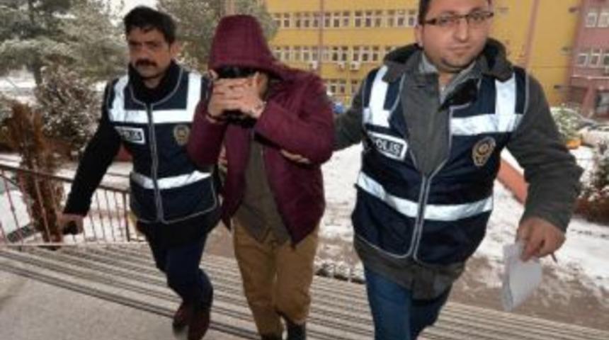 Karab&uuml;k'te &Uuml;niversite &Ouml;ğrencisi Fet&ouml;'den Tutuklandı