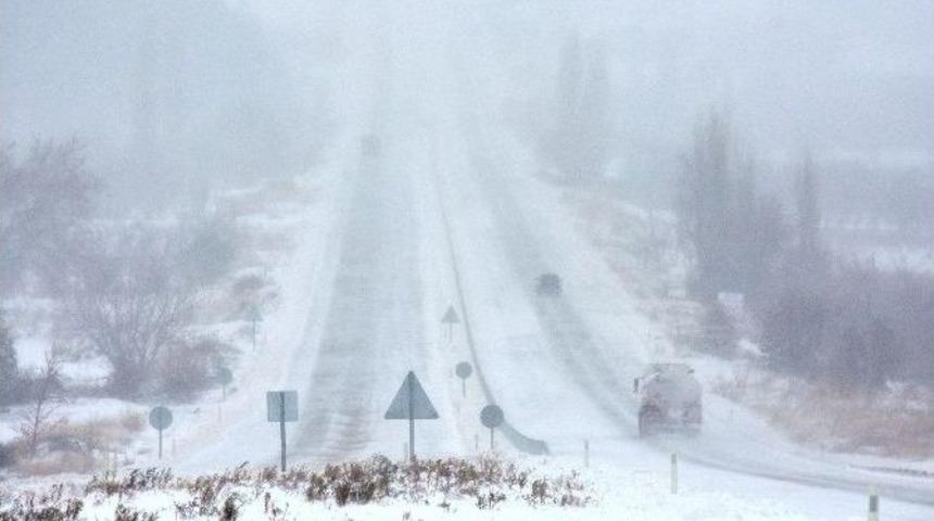 &Ccedil;anakkale&rsquo;de Kar Etkili Olmaya Devam Ediyor