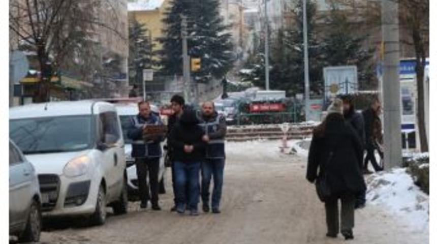 Gazi Ve Şehitler Derneğine Giren Hırsız Yakalandı