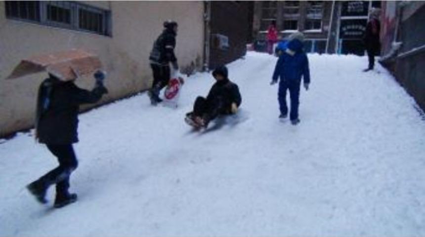 Tekirdağ&rsquo;da Kar Tatili Bir G&uuml;n Daha Uzatıldı