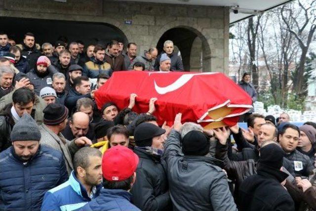 Almanya da &Ouml;ld&uuml;r&uuml;len Işadamı Samsun da Toprağa Verildi 1