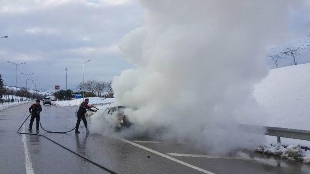 Yanan Ara&ccedil;tan Son Anda İnerek &Ouml;l&uuml;mden Kurtuldu