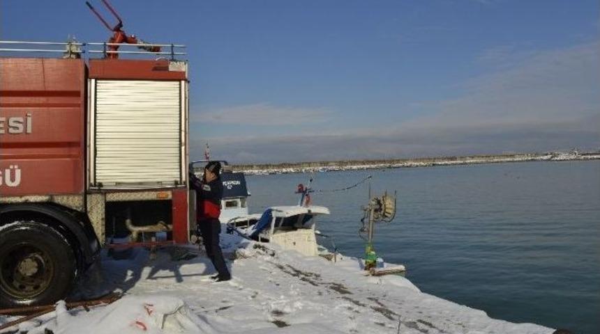 Karla Kapanan Yolları Deniz Suyu İle A&ccedil;ıyorlar
