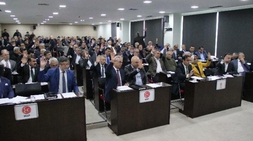 B&uuml;y&uuml;kşehir Meclisi&rsquo;nde Karla M&uuml;cadele Gerginliği