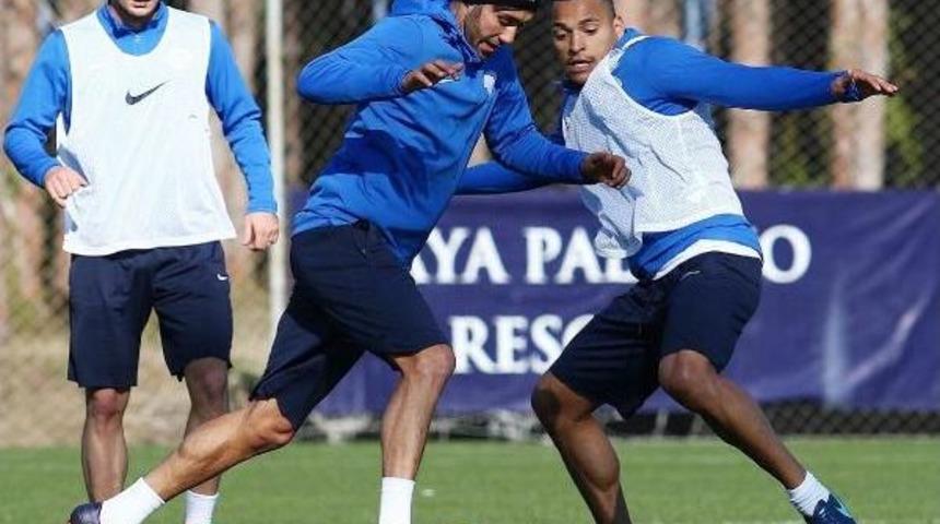 Kasımpaşa'da Ikinci Yarı Hazırlıkları S&uuml;r&uuml;yor