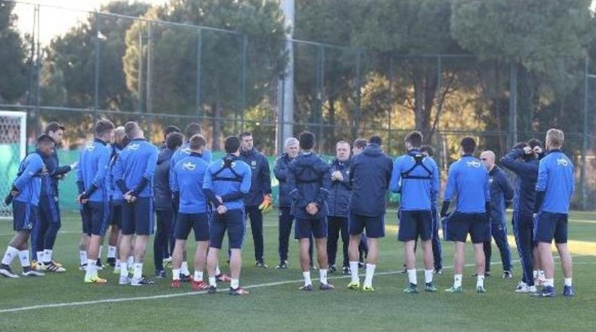 Fenerbah&ccedil;e G&uuml;n&uuml; Tek Antrenmanla Tamamladı