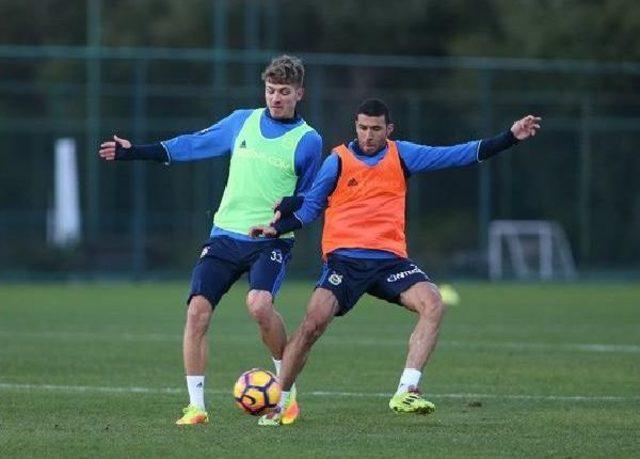 Fenerbah&ccedil;e G&uuml;n&uuml; Tek Antrenmanla Tamamladı 1