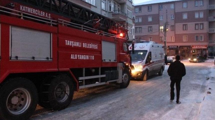 K&uuml;tahya&rsquo;da &Ccedil;ıkan Yangında 2 Kişi Dumandan Etkilendi