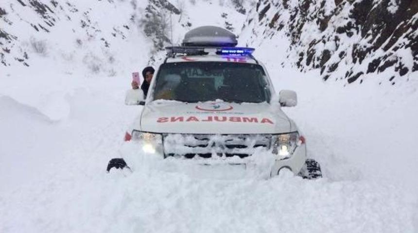 Hamile Kadına Paletli Ambulansla 4 Saatte Ulaşıldı