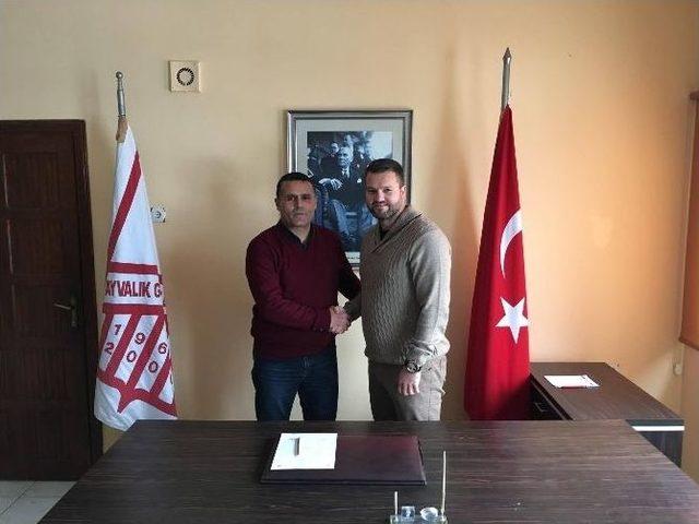 Ayvalıkgücü Belediyespor Hedefe İlker Seven İle Koşacak