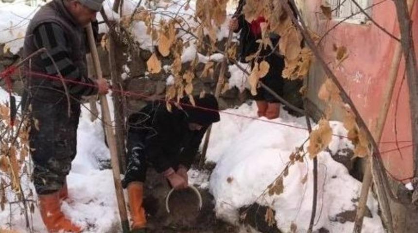 Eksi 15 Derecede Kanalizasyon &Ccedil;alışması