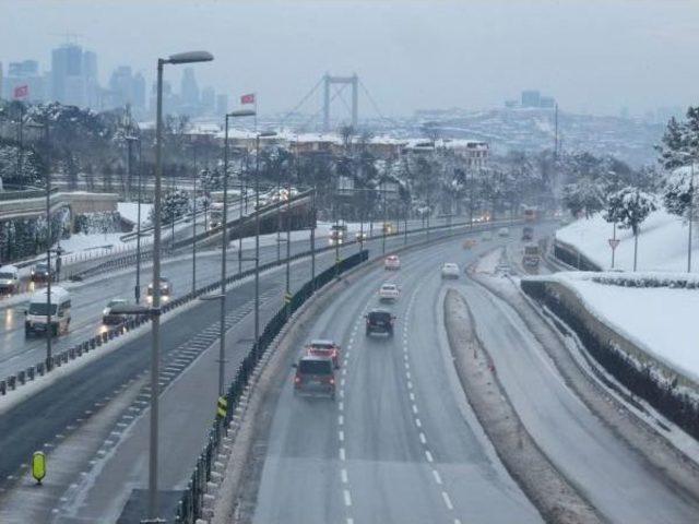 İstanbul'da Yollar Boş