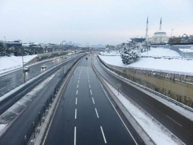 İstanbul'da Yollar Boş