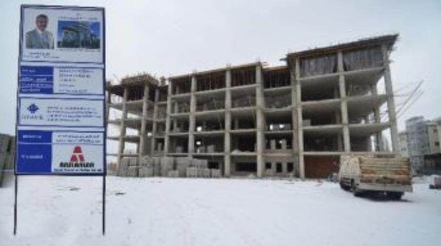 Pursaklar Belediyesi Hizmet Binası Y&uuml;kseliyor