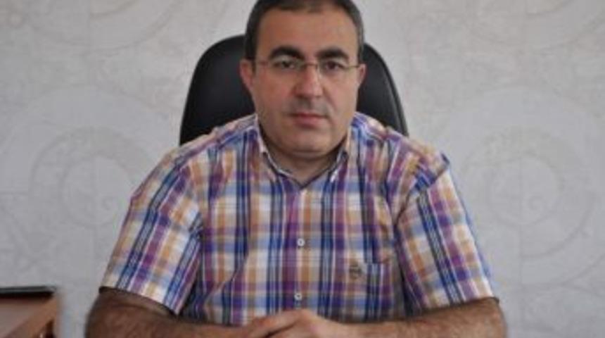 &Uuml;nl&uuml;er, Gazeteciler G&uuml;n&uuml;n&uuml; Kutladı