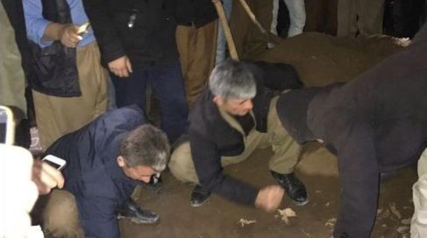 Şemdinli&rsquo;deki Patlamada Hayatını Kaybeden 5 Yaşındaki &Ccedil;ocuk Toprağa Verildi