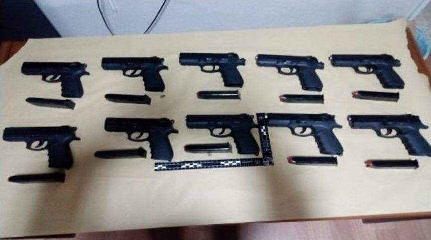 Ormanlık Alanda Ruhsatsız Tabanca Ve T&uuml;fek Ele Ge&ccedil;irildi