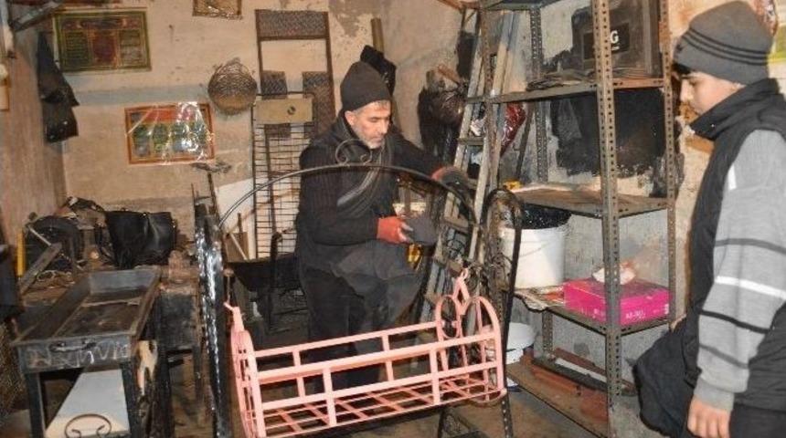 Demir Beşik Nesilden Nesile Aktarılıyor