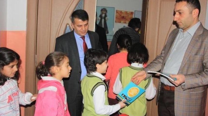 Hakkarili &Ouml;ğrencilere Hayvan Sevgisi Eğitimi