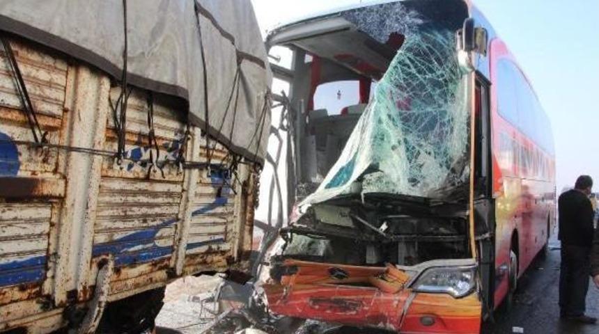 Şanlıurfa&rsquo;Da Zincirleme Kaza: 23 Yaralı