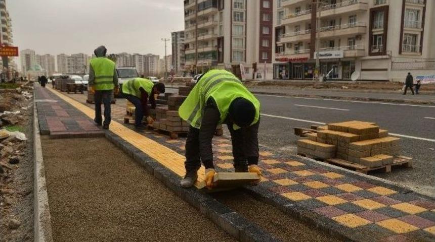 B&uuml;y&uuml;kşehir Kaldırım &Ccedil;alışmalarına Devam Ediyor