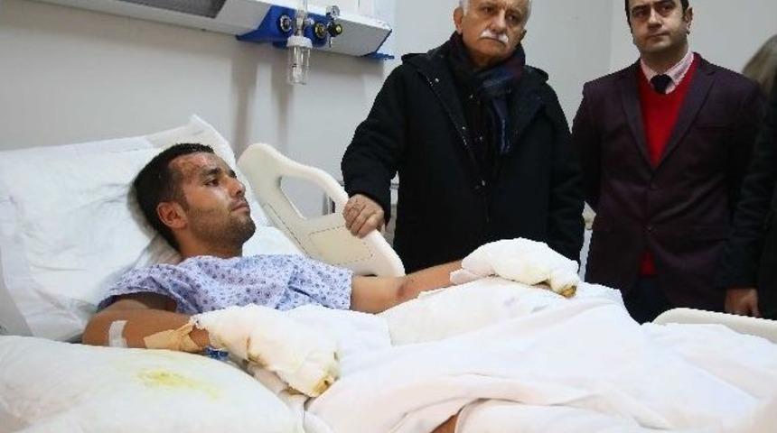 Başkan Karabağ&rsquo;dan Yaralı Polislere Ziyaret