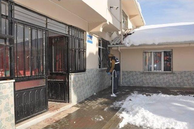 Para Bulamayınca K&ouml;fte &Ccedil;aldılar 1