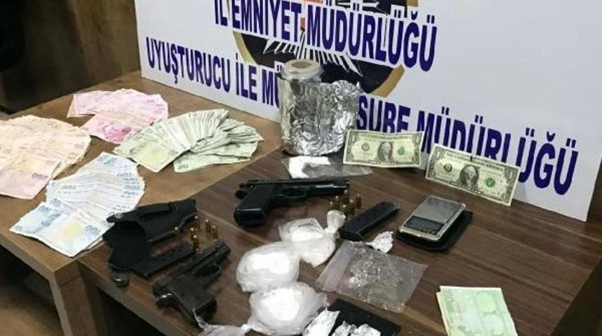 Uyuşturucu Operasyonunda F Serisi 1 Dolarlar Ele Ge&ccedil;irildi