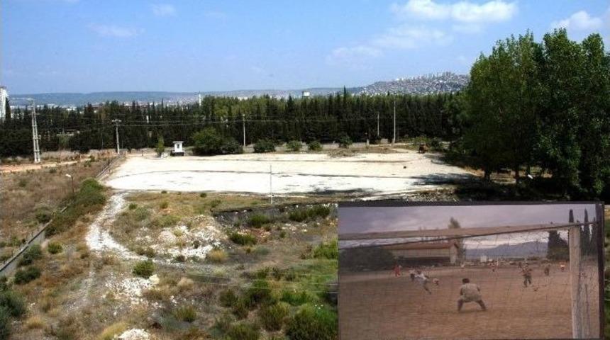 Kepez Belediyesi Dokuma Futbol Sahasını Yeniliyor