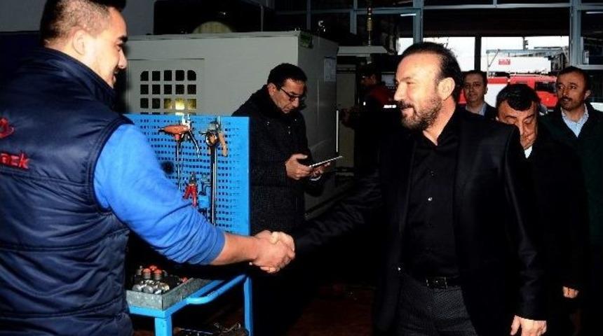 Başkan Doğan, &Ouml;rnek İşyerlerine Belgelerini Teslim Etti