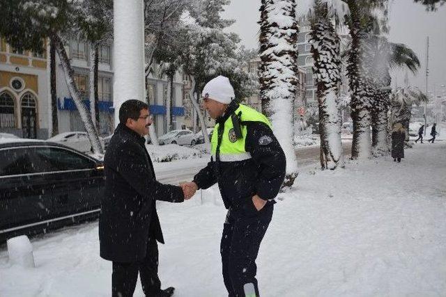 Manisa Şehzadeler’de Karla Mücadele Sürüyor